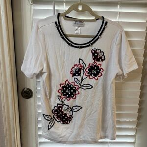 Alfred Dunner White Short Sleeve Tee with Red and Blue Floral Tee